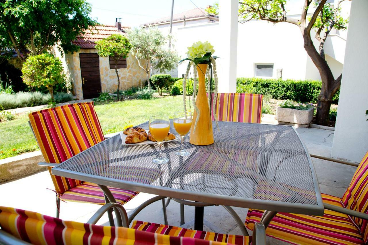 Apartman Topic Apartamento Kaštela Exterior foto