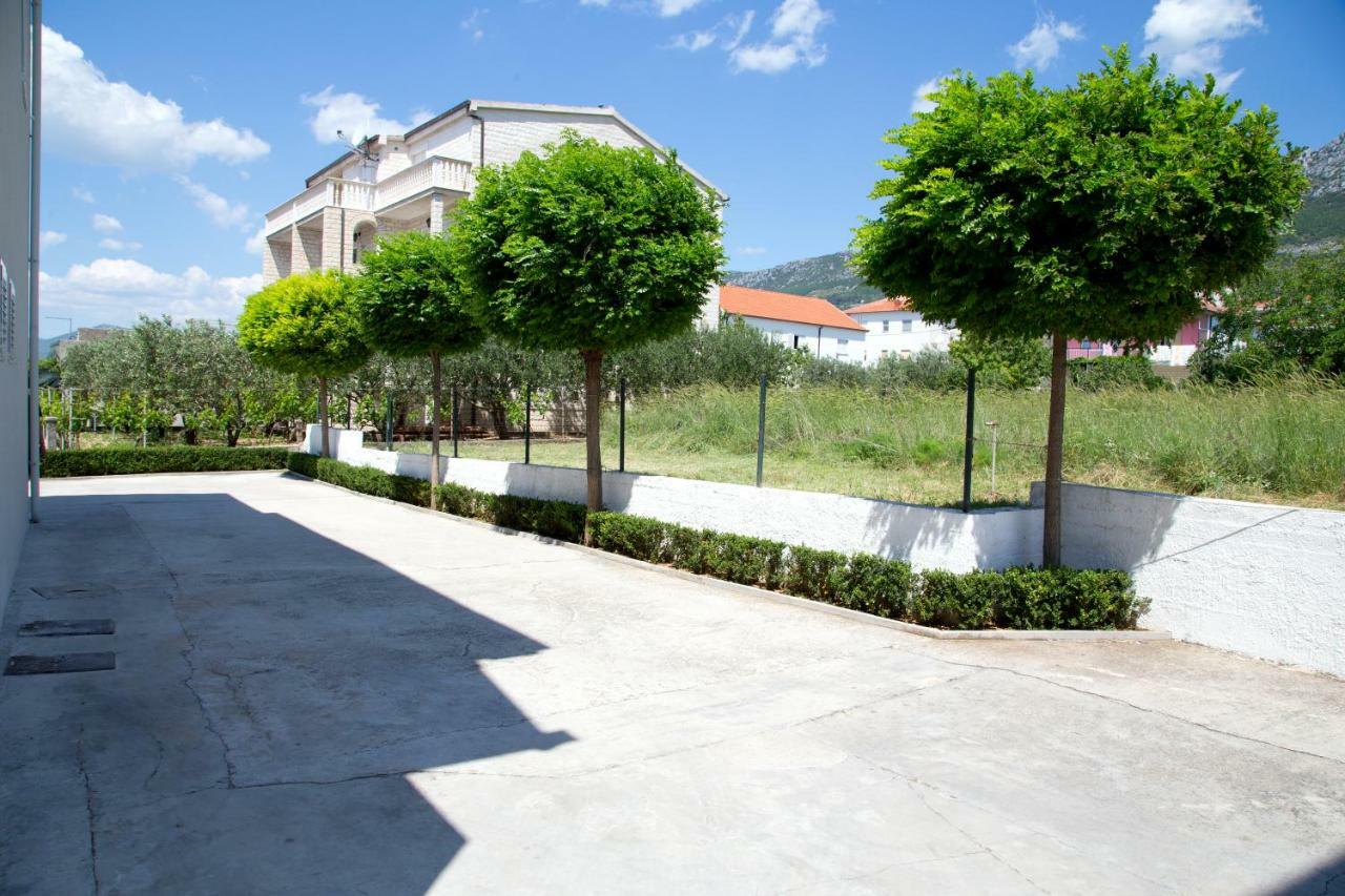 Apartman Topic Apartamento Kaštela Exterior foto